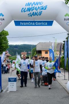 FOTO  Slovenske olimpijske sanje ponesli širom naše občine 102
